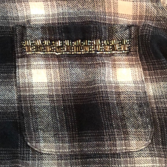 Stylish Hollister plaid top with fun pocket detail - Picture 3 of 5
